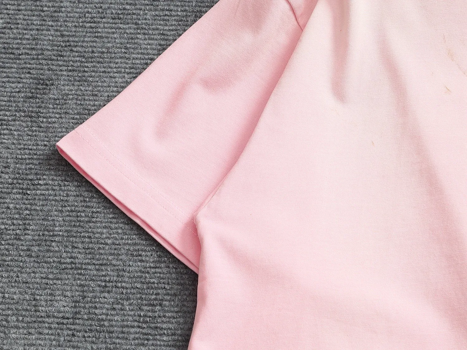🅿️220 Chrome hearts ch Chrome hearts cross pink hot diamond short-sleeved t-shirt. Advanced tie-dye technology. Large version. Loose and stylish. Low version, slim and long version with upper body and raised hips. 100% commitment: top quality, not fast food. The highest version on the market. Top quality, 320 grams. 26 custom-dyed double yarn cotton, same style for men and women, complete with three standards. Color: Six colors available, available to the public. Size: XS-L. Size chart: